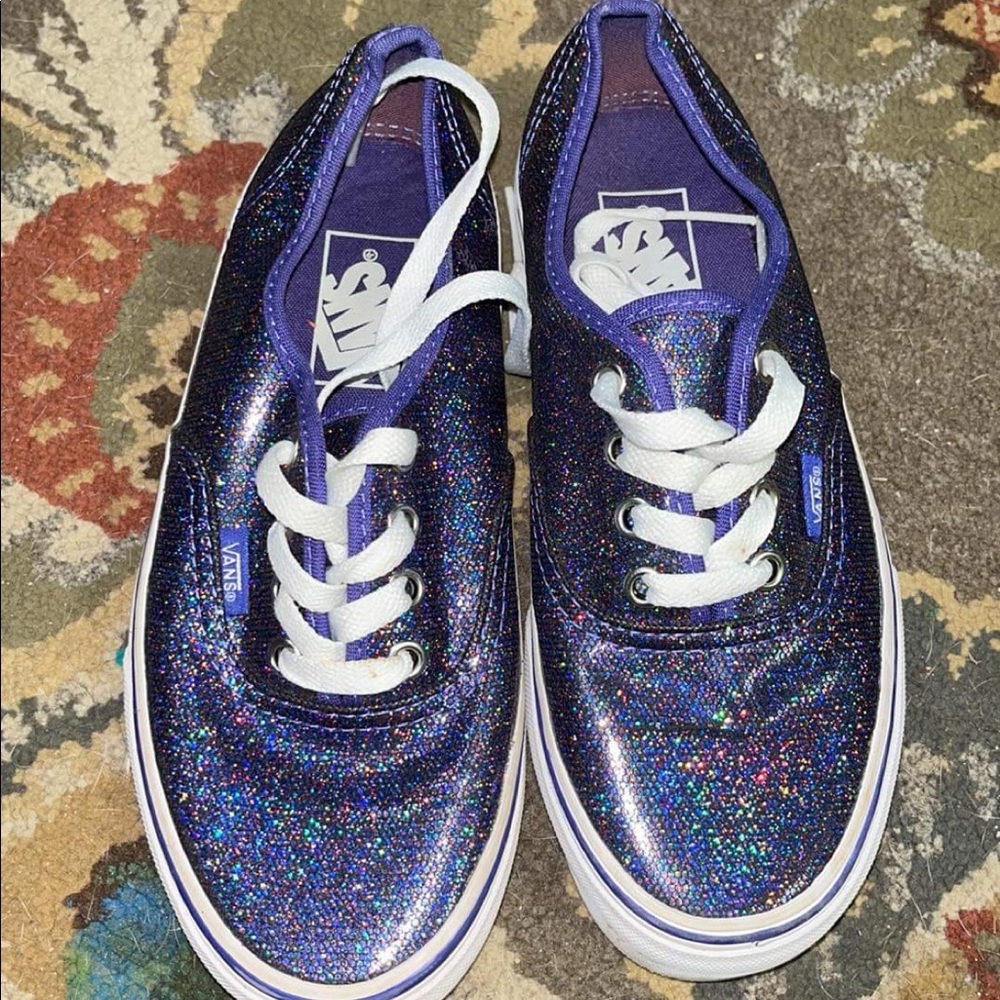 Vans - Picture 2 of 2